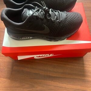 Nike Air Max 2017 Blackout
